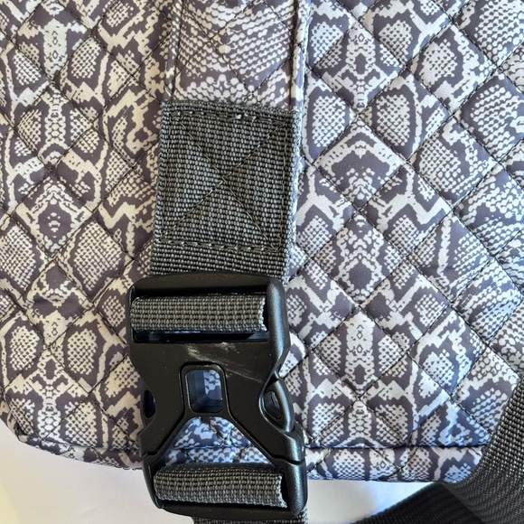 Simply Southern Sling Bag Backpack Purse Black Gray Pattern NWOT - Picture 6 of 12